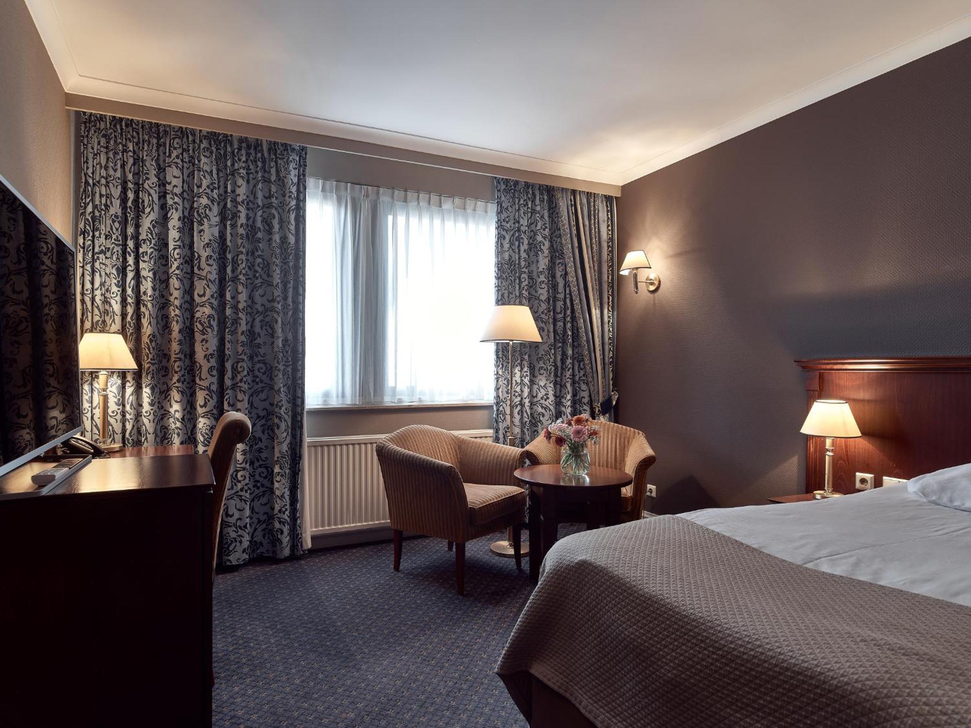 Good Seasons Hotel Den Bosch 's-Hertogenbosch  Bagian luar foto